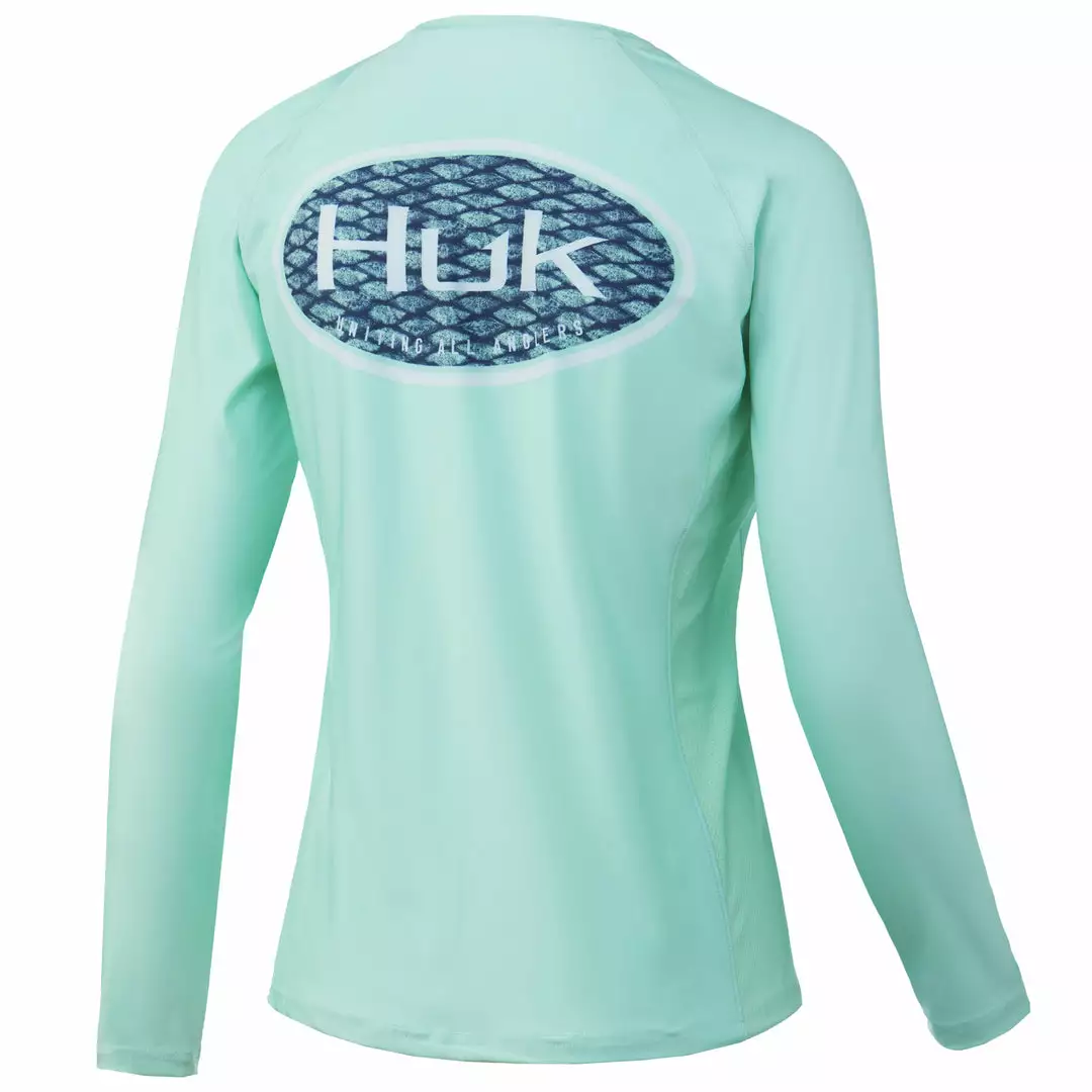 Huk Womens Scaled Logo Pursuit 3 Huk Womens Scaled Logo Pursuit