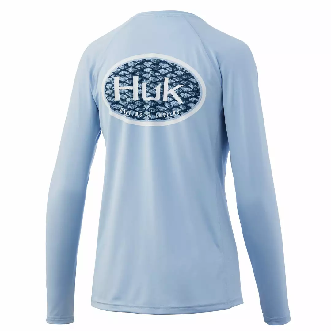 Huk Womens Scaled Logo Pursuit 3 Huk Womens Scaled Logo Pursuit