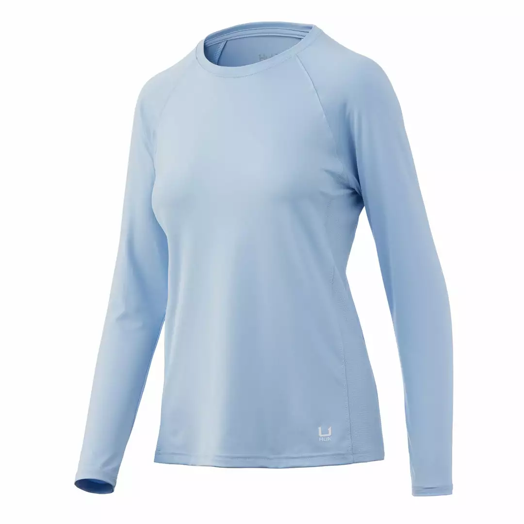 Huk Womens Scaled Logo Pursuit 4 Huk Womens Scaled Logo Pursuit